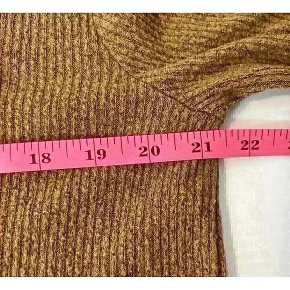 Misia Women's XL Brown V-Hem 3/4 Sleeve Rayon Blend Top Shirt w/ Button Accents - Picture 6 of 12